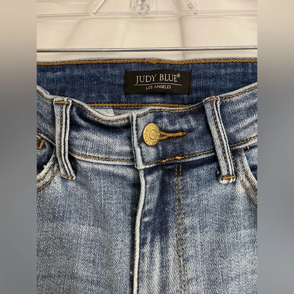 Judy Blue “Dad” High Rise Cell Phone Pocket Jeans With Distressed Spots Size 3 - Picture 9 of 16